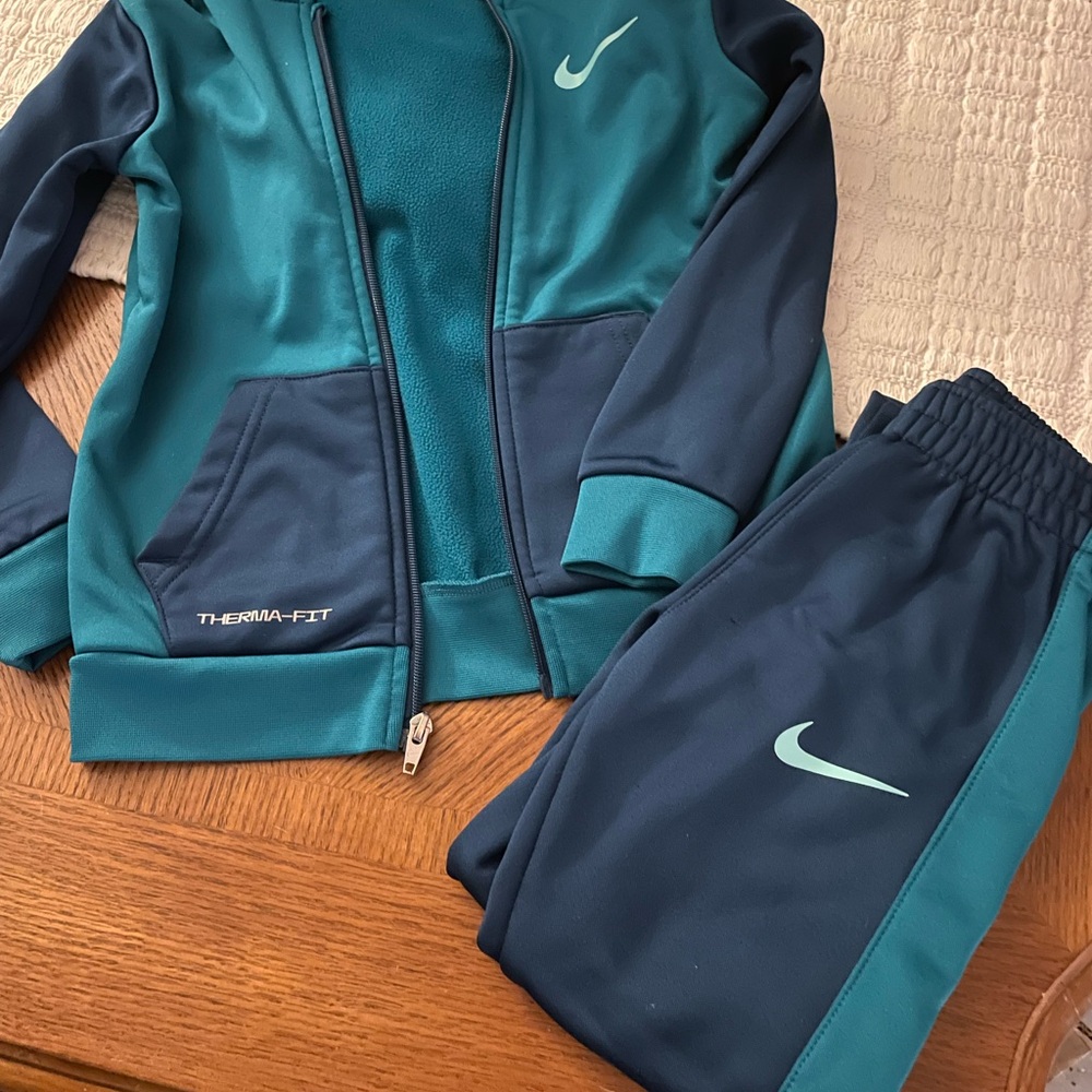 Nike Kids Matching Set in Teal and Navy